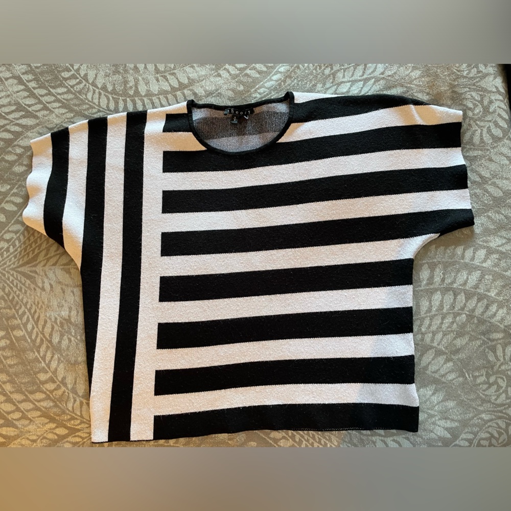 Theory Black and White Striped Short Sleeve Top
